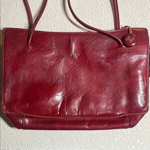 Elegant Burgundy Leather Shoulder Bag with Glossy Finish